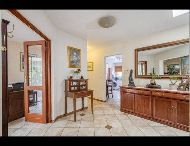 3 BEDROOM HOUSE FOR SALE IN LONEHILL